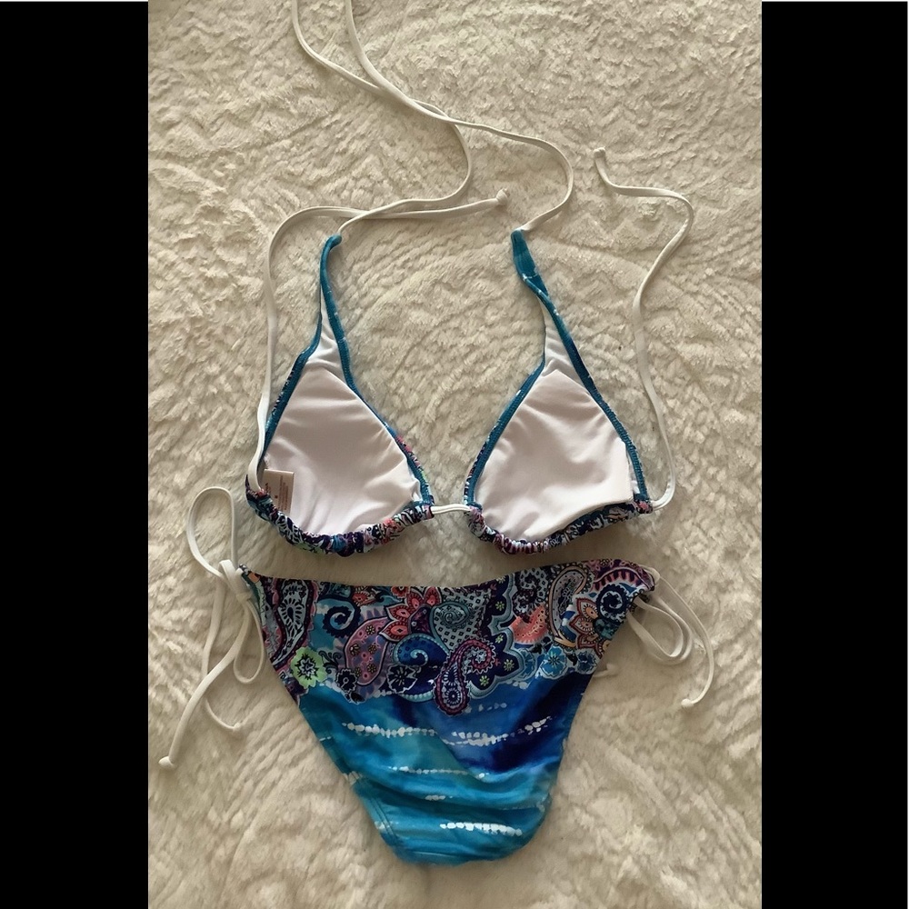 NWOT Arizona Two-Piece Bikini Swim Bathing Suit - Size Medium - Picture 2 of 4